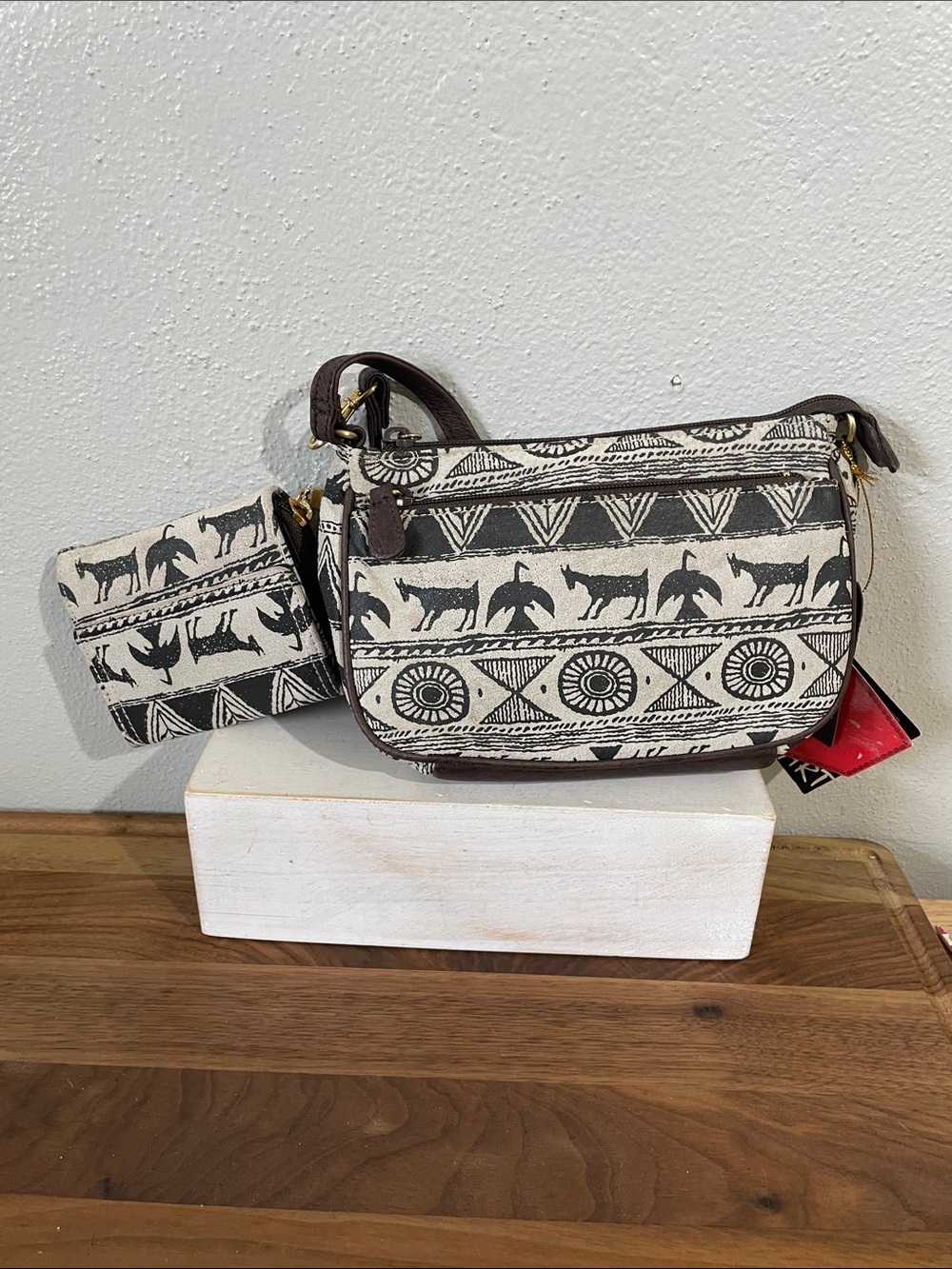 Leather Art NWT Gray Ivory Tribal Suede Wristlet Wallet Boho Artisan Ethnic Folk